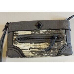 Simply Vera Wang Ivory Grey Faux Snake Skin Wristlet Clutch Wallet
